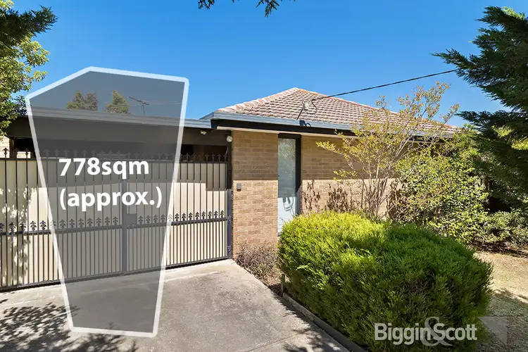 42 Calderwood Avenue, Wheelers Hill VIC 3150