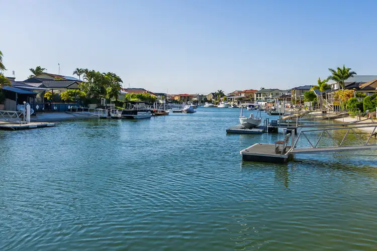 16 Seaspray Street, Paradise Point QLD 4216