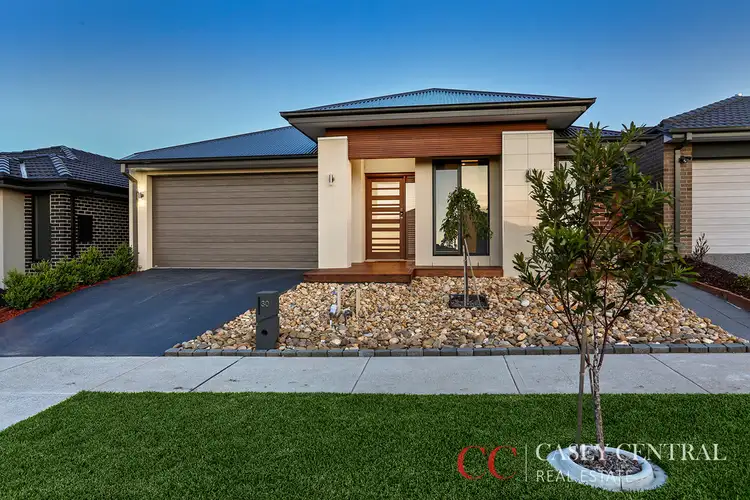 30 Shanahans Drive, Cranbourne North VIC 3977