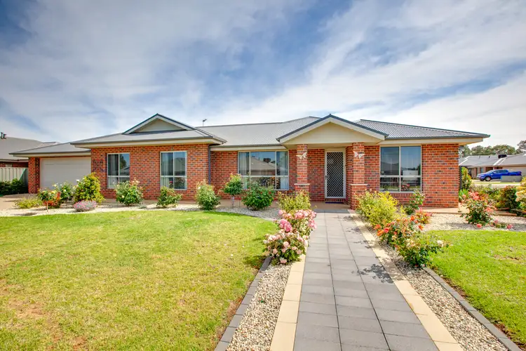 14 Gilson Place, Howlong NSW 2643