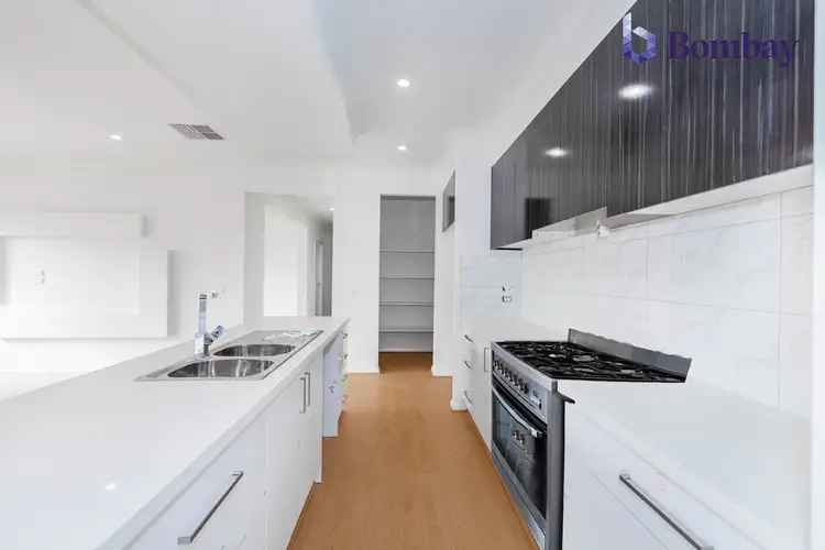 10 Brabourne Street, Mickleham VIC 3064