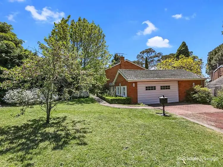 9 Keram Cres, Highton VIC 3216
