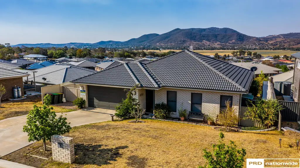 Main view of Homely house listing, 3 Currawong Drive, Tamworth NSW 2340