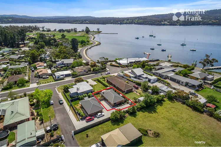 2/137A Beach Road, Margate TAS 7054