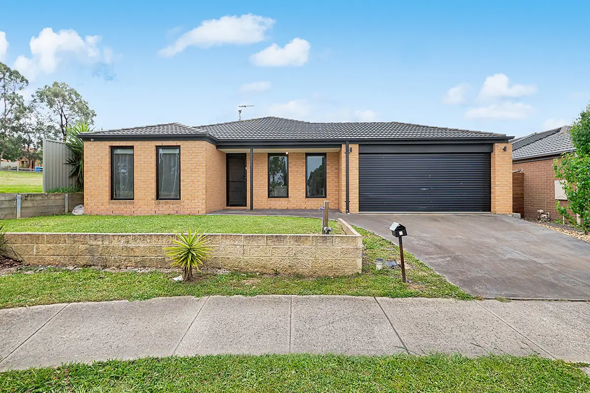 Main view of Homely house listing, 8 Avalon Crescent, Cranbourne East VIC 3977