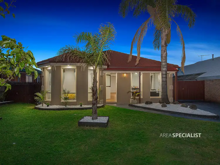 21 Scarborough Drive, Narre Warren South VIC 3805
