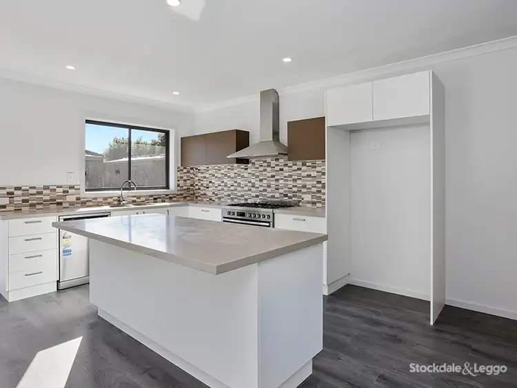 Sixth view of Homely townhouse listing, 2/7 Thrums Court, Hamlyn Heights VIC 3215