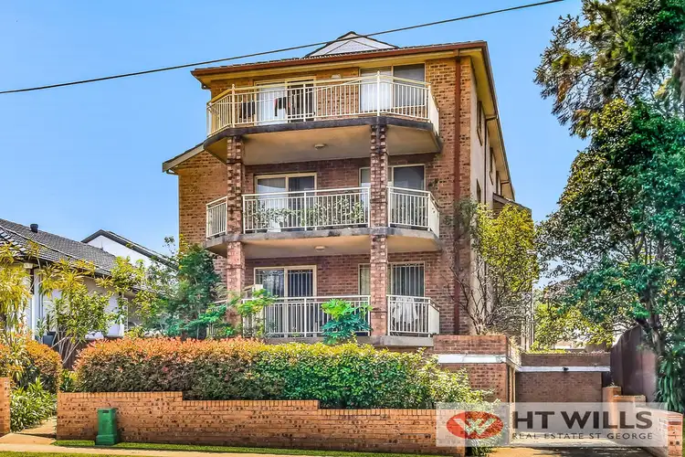 2/90 Queens Road, Hurstville NSW 2220