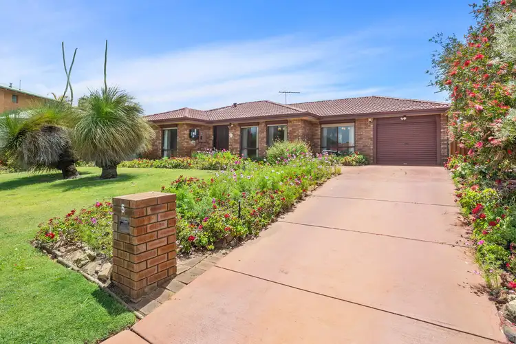 5 Rae Place, Leeming WA 6149