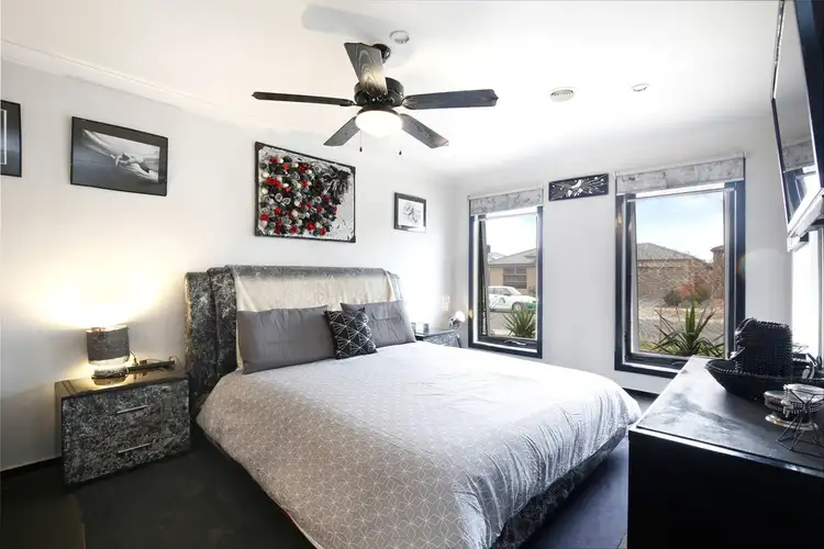 Second view of Homely house listing, 8 Noranda Circuit, Harkness VIC 3337