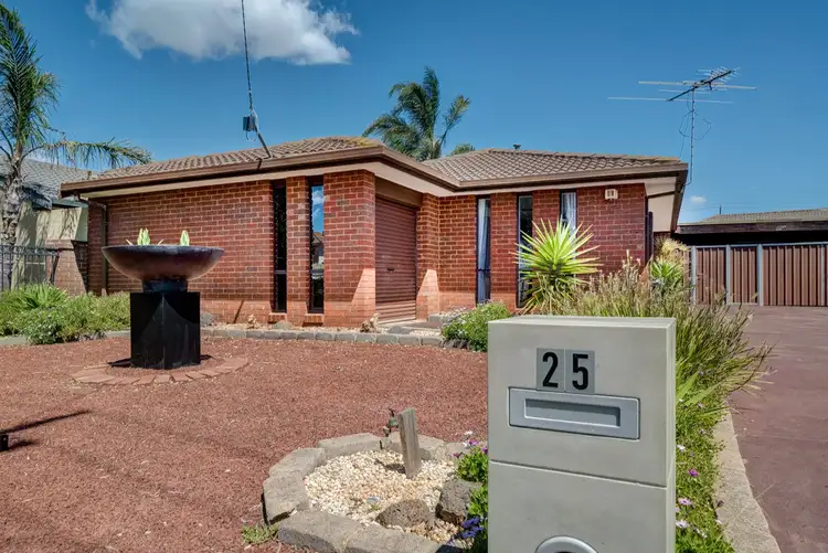 25 KATHLEEN CRESCENT, Hoppers Crossing VIC 3029