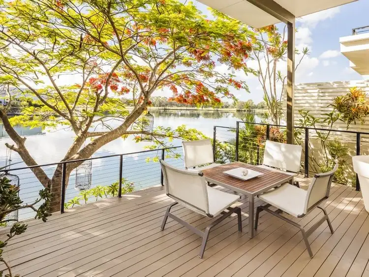 6064 Lugano Dr, Hope Island QLD 4212
