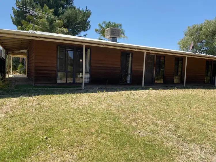 9 The Horseshoe, Wandi WA 6167