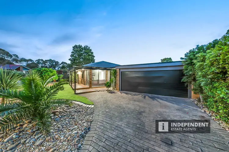 10 Terrence Dr, Cranbourne North VIC 3977