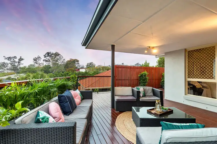 18 Walkers Road, Everton Hills QLD 4053