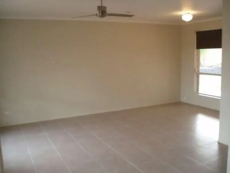 Sixth view of Homely house listing, 2 Dawnann Ct, Carrara QLD 4211
