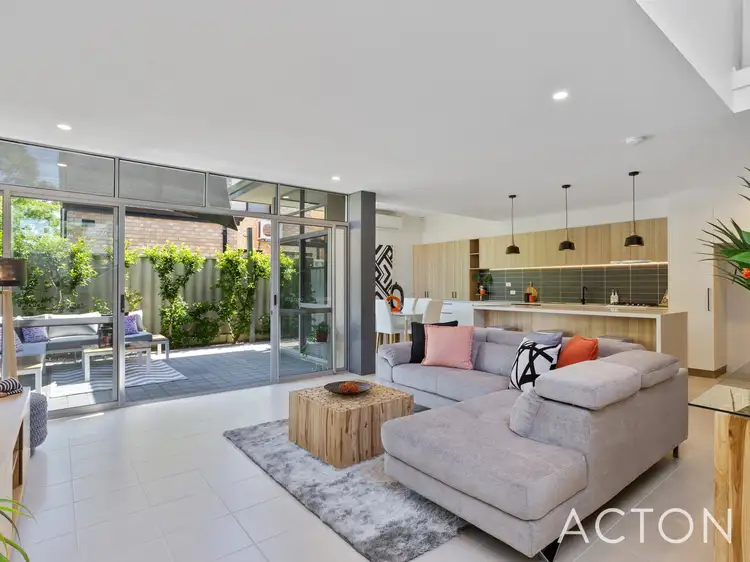 8/165 Stock Road, Attadale WA 6156