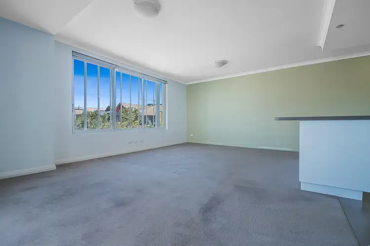 Fifth view of Homely apartment listing, 3/299 Newcastle Street, Northbridge WA 6003