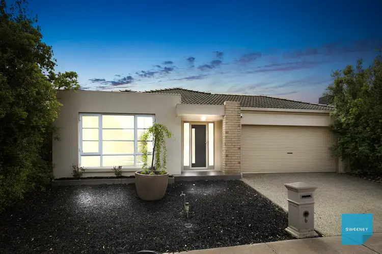 6 Lawson Place, Burnside Heights VIC 3023