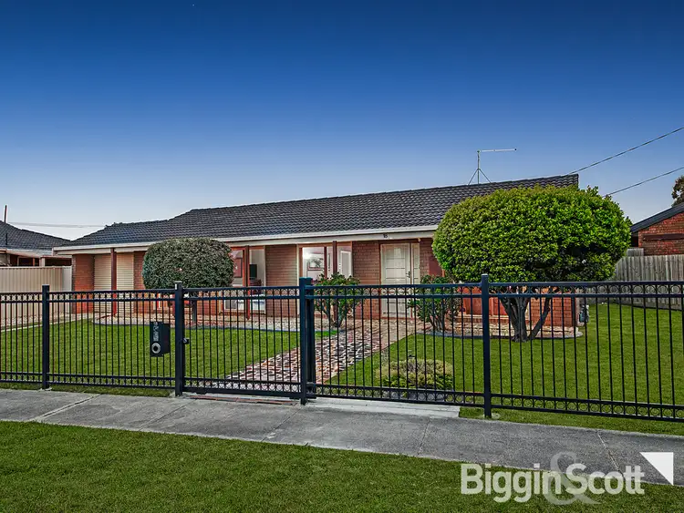 18 Liverpool Drive, Keysborough VIC 3173