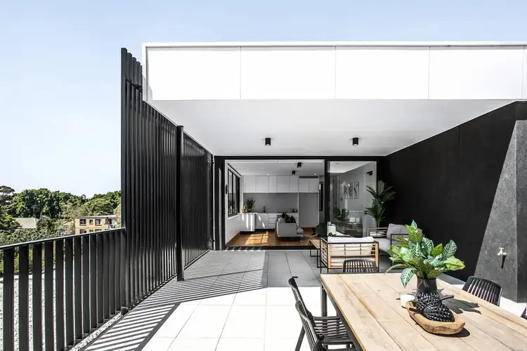 25/293 Alison Road