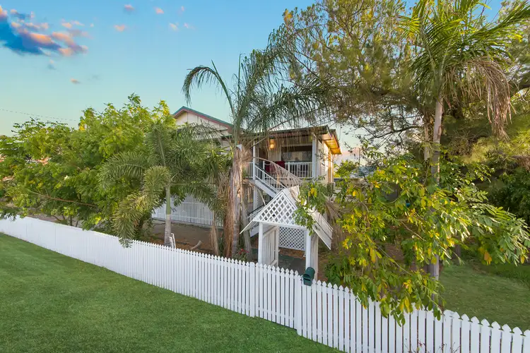 36 Montgomery Street, West End QLD 4810