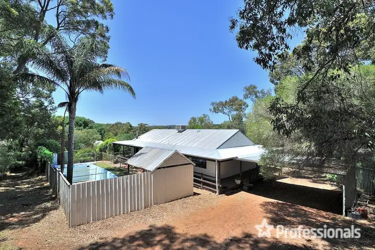 12 Royston Place, Mount Helena WA 6082