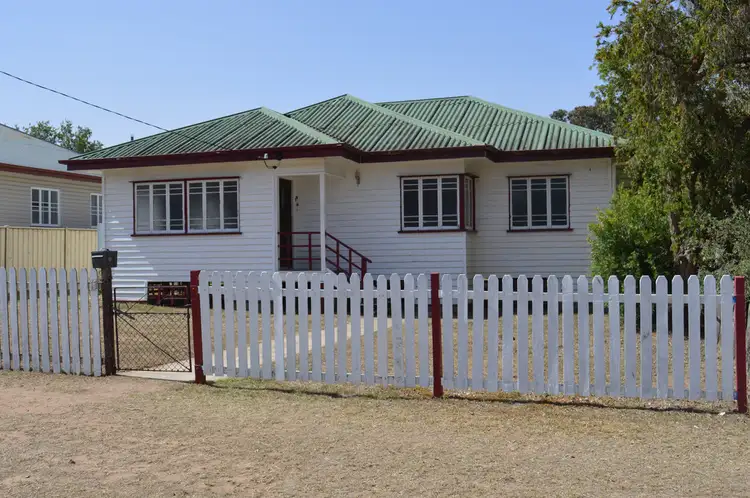 13 Pratten Street, Warwick QLD 4370