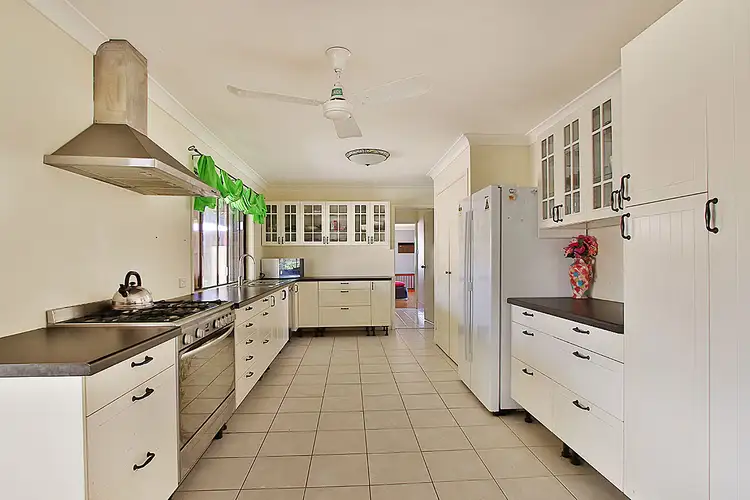 27 Shannon Rd, Lowood QLD 4311