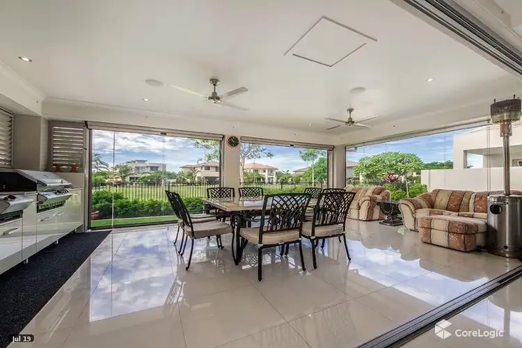 2564 Cressbrook Drive, Hope Island QLD 4212