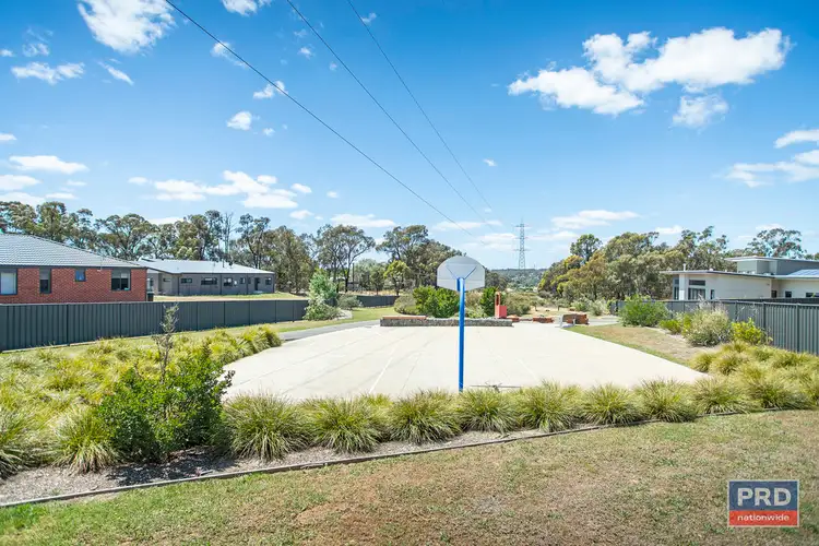 18 Bentley Terrace, Quarry Hill VIC 3550