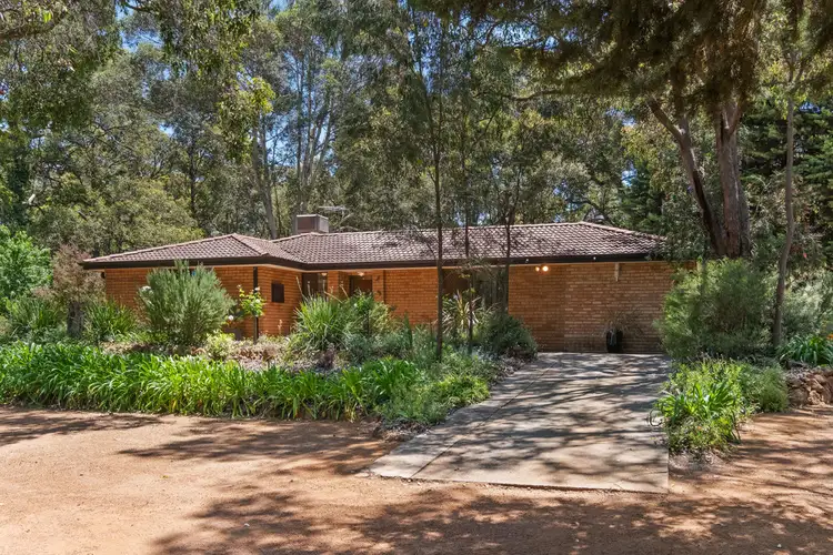 15 Nyaania Court, Glen Forrest WA 6071