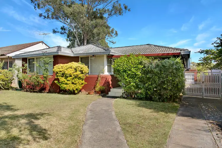 11 Lindesay Street, Leumeah NSW 2560