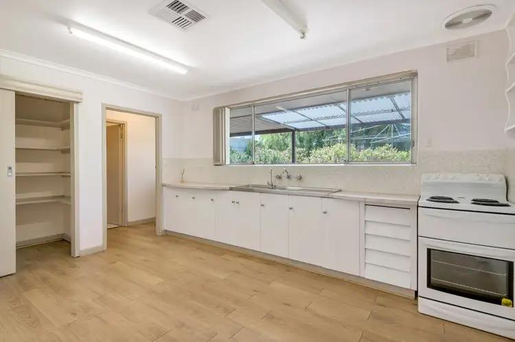 18 Inverness Avenue, Morphett Vale SA 5162
