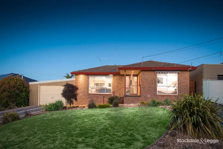 6 Ellesmere Crescent, Gladstone Park VIC 3043