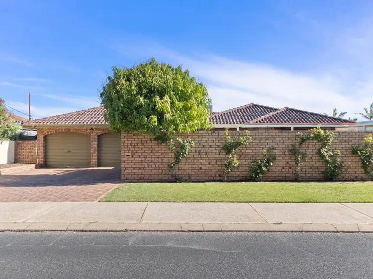 24 Blanchard Road, Swan View WA 6056