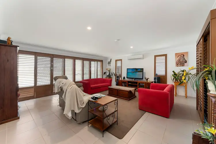 8 Mckenzies Road, Bundaberg North QLD 4670