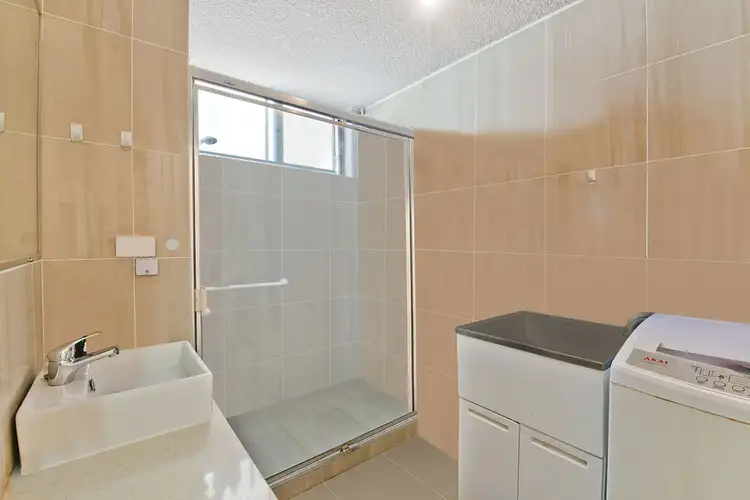 Sixth view of Homely unit listing, 1/33 Leeding Tce - Balamara, Caloundra QLD 4551