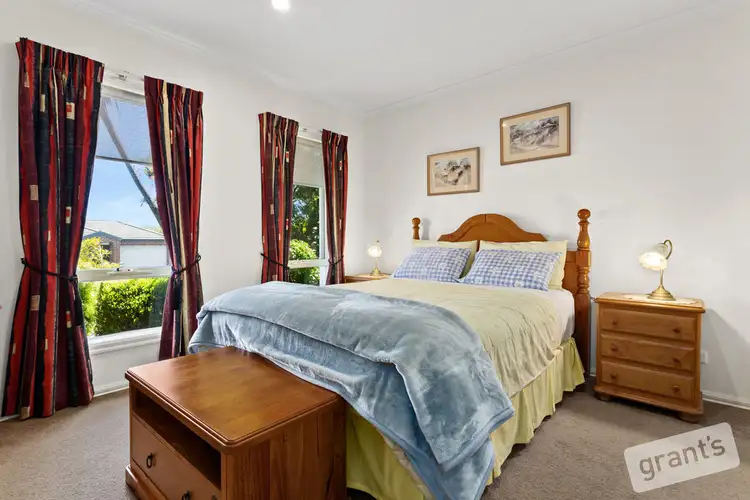 Second view of Homely house listing, 5 Marina Court, Berwick VIC 3806