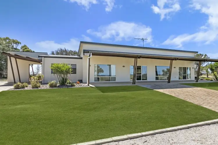 Koppi-Tucka 36755 Flinders Highway, Smoky Bay SA 5680