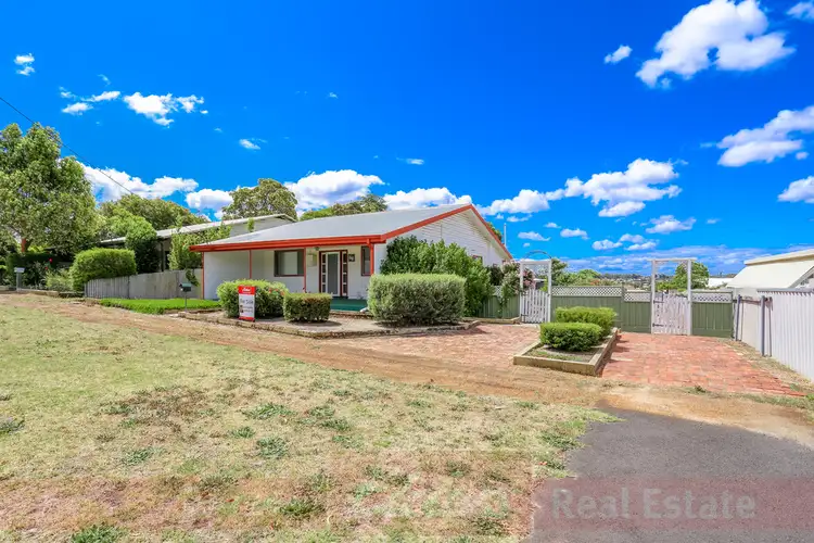 36 Venn Street, Collie WA 6225