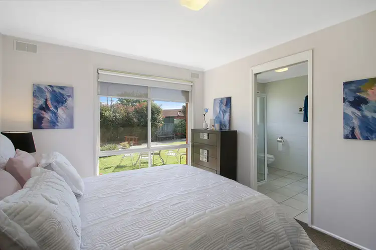 Fifth view of Homely unit listing, 2/2 Gayview Drive, Wodonga VIC 3690