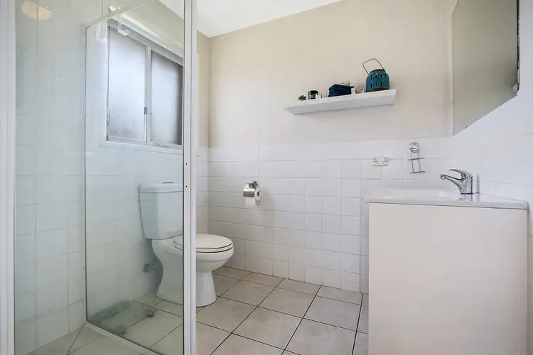 Sixth view of Homely unit listing, 2/2 Gayview Drive, Wodonga VIC 3690