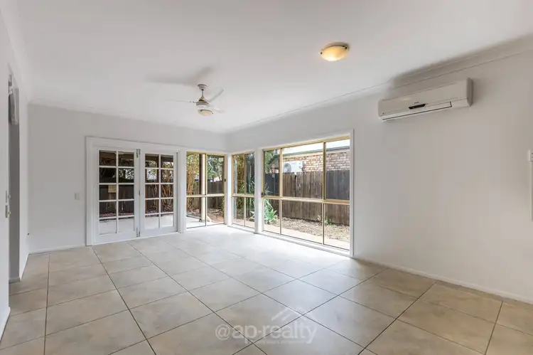 7 Battersea Close, Forest Lake QLD 4078