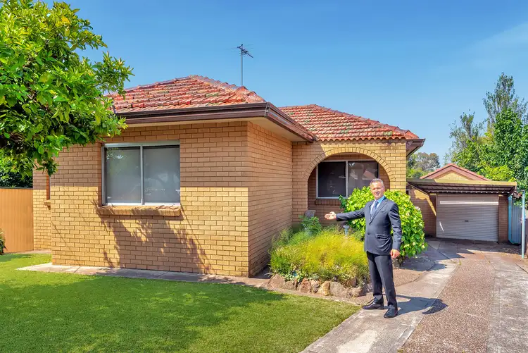 8 Dunrossil Avenue, Fairfield East NSW 2165