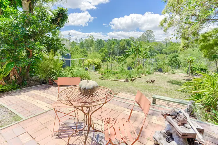 8 Queen St, Cooran QLD 4569