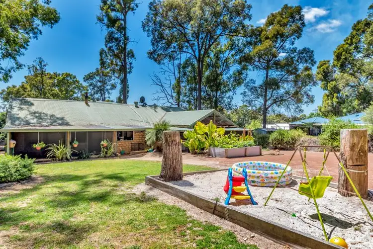 1 BEGONIA COURT, Dwellingup WA 6213