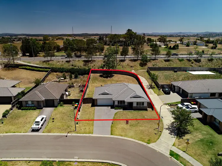 Second view of Homely house listing, 18 Les Circuit, Gillieston Heights NSW 2321