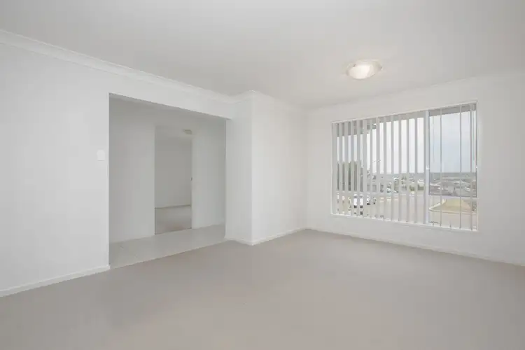 Third view of Homely house listing, 18 Les Circuit, Gillieston Heights NSW 2321