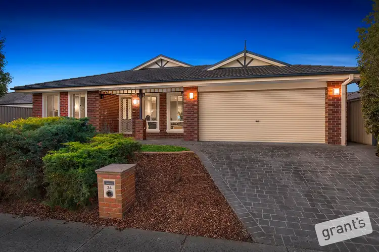 24 Meadowlands Way, Berwick VIC 3806
